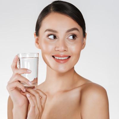 喝水对皮肤和整体健康的好处
